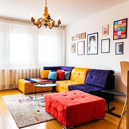 Modern Apartment With A View Feels Like Home Prishtine Bagian luar foto