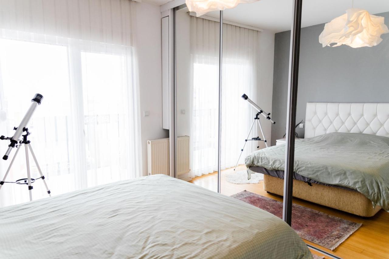Modern Apartment With A View Feels Like Home Prishtine Bagian luar foto
