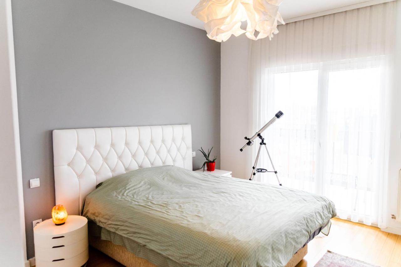 Modern Apartment With A View Feels Like Home Prishtine Bagian luar foto